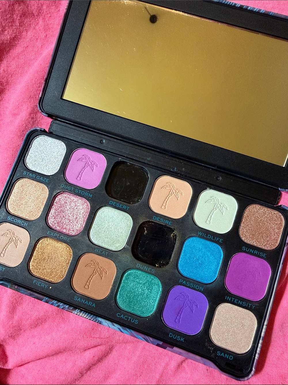 Makeup Revolution London 🌴 Eyeshadow Palette Forever Flawless Desert Desire